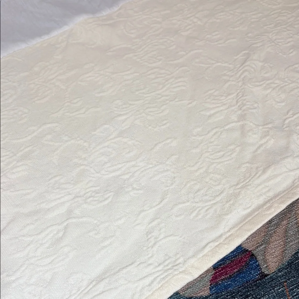 The Company Store 100% cotton ivory jaquard bedskirt Twin 39” x 75” x 15”